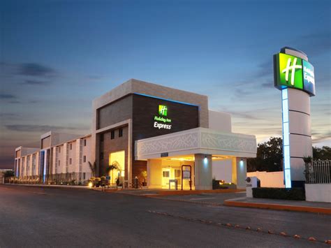 All rooms have flat-screen TVs and plush bedding. . Hotels in piedras negras